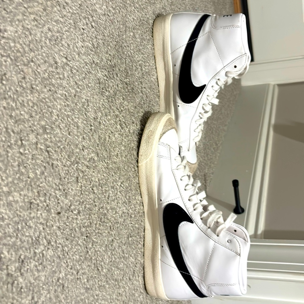 women’s nike blazers.